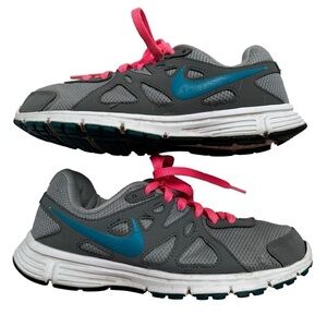 Nike Women's Revolution 2 Running Shoe Sneakers, size 8
